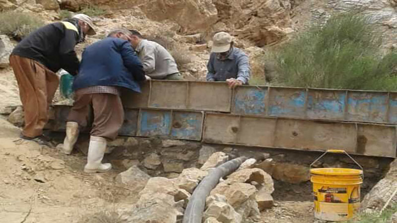 بند سیمانی تامین آب آشامیدنی وحوش در پناهگاه عباس آباد نایین ساخته شد