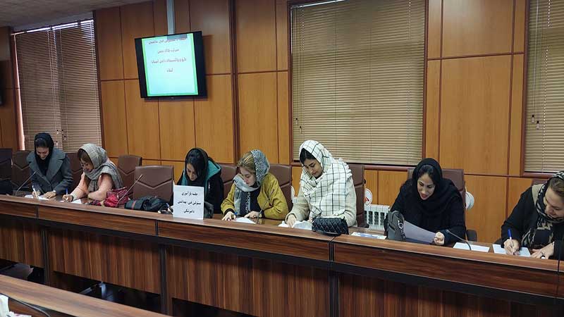 نشست هم اندیشی مسئولین فنی بهداشتی شرکت های توزیع دارو و واکسن استان گیلان