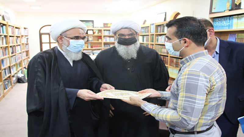 تقدیر امام جمعه بوشهر از دکتر حق شناس مدیر استارت تاپ وتل (vetel)