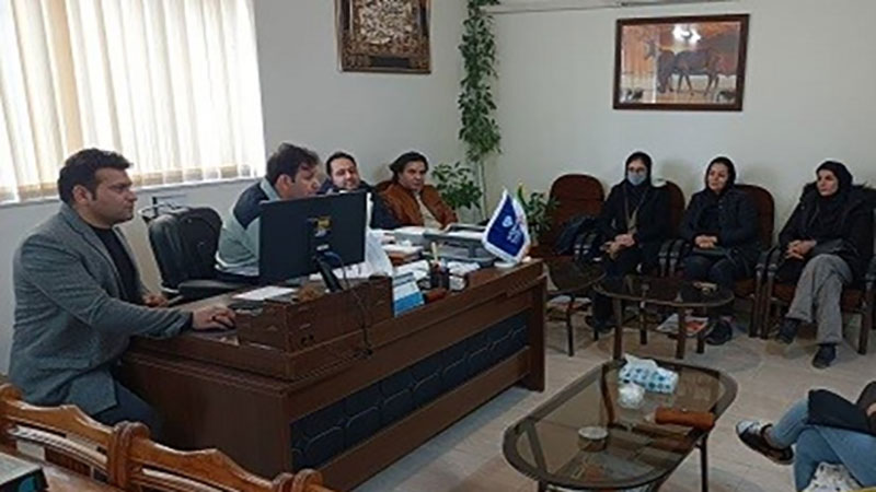 در جلسه با مسئولین و ناظرین فنی بهداشتی در دامپزشکی فاروج مطرح شد: مسئولین فنی بهداشتی جزء بدنه دامپزشکی هستند/از مسئولین فنی خواسته شد تا وظایف خود را مطابق دستورالعمل های سازمان انجام دهند