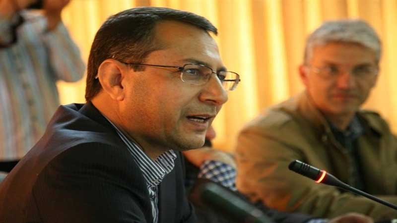 نامه رئیس کمیسیون کشاورزی مجلس به روحانی: سه ماه است به مرغداران خوراک دام نداده‌اید+ سند