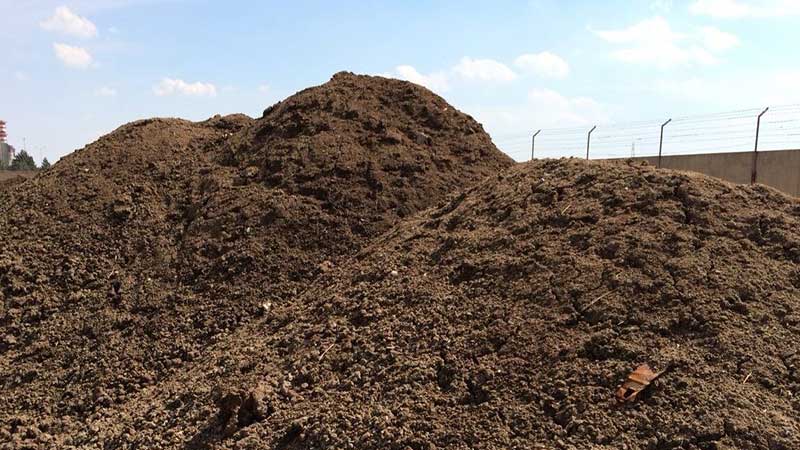 احتمال انتقال بیماری آنفلوآنزا پرندگان با دپوی کود در اراضی همدان