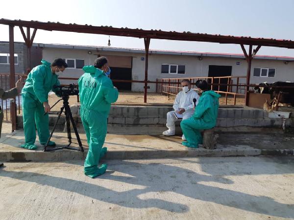  مرحله اولیه تصویربرداری در خصوص معرفی و آگاه سازی بهره برداران از خدمات دامپزشکی در حوزه های متخلف 